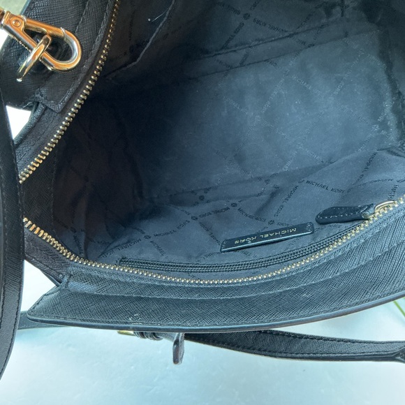 Michael Kors Selma Crossbody Bag With Roses - Picture 6 of 6